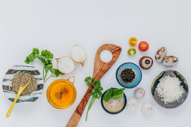 Kuchnia z przyprawami i naczyniami